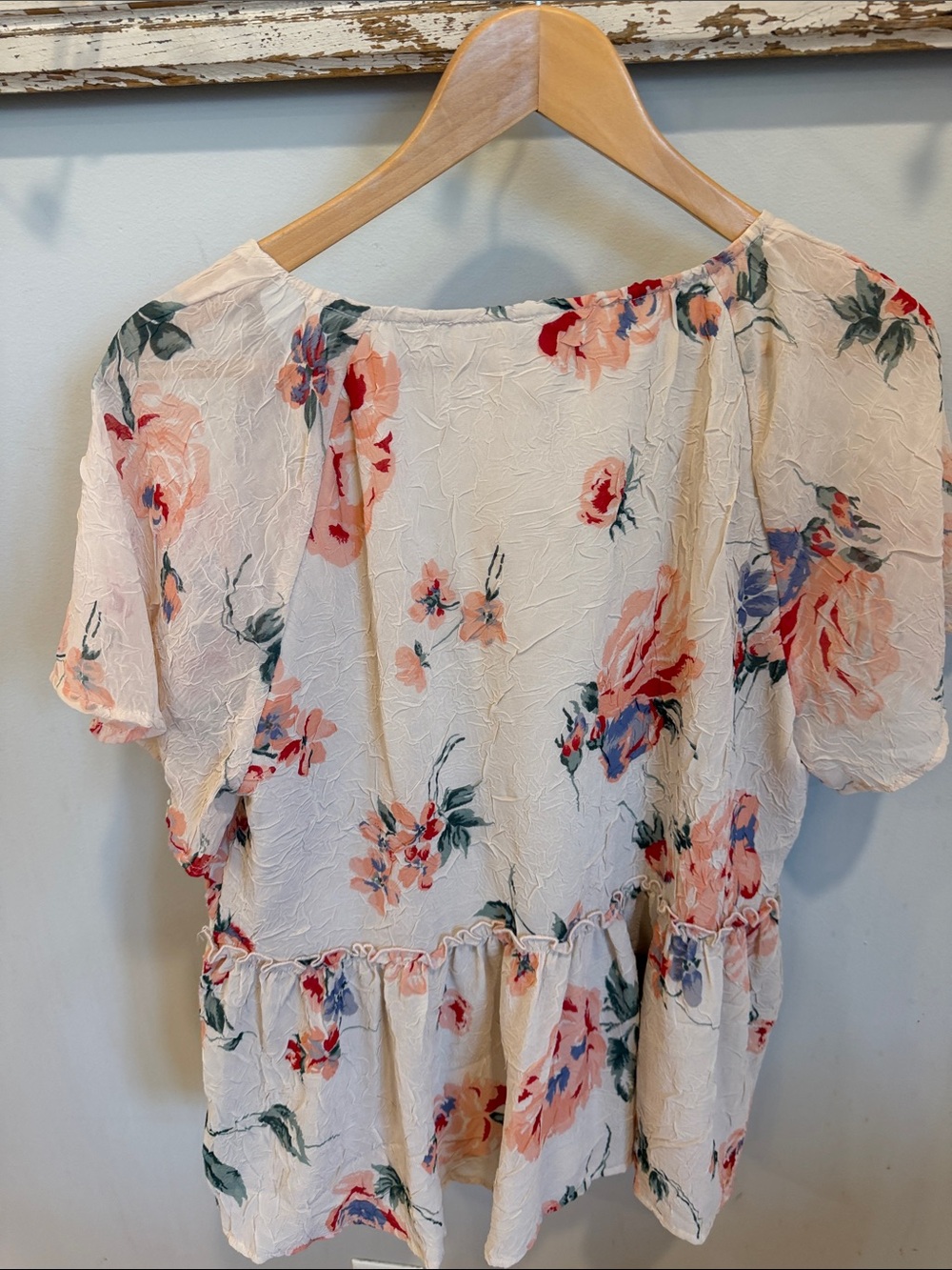 Lucky Brand NWT Floral Ivory V-Neck Babydoll Top Size Large - Picture 3 of 9